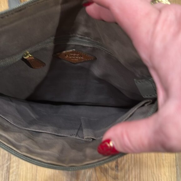 Fossil 1954 Morgan Traveler Leather Crossbody (Size: 10”L x 12”W x 10”H (LS) - Picture 7 of 14